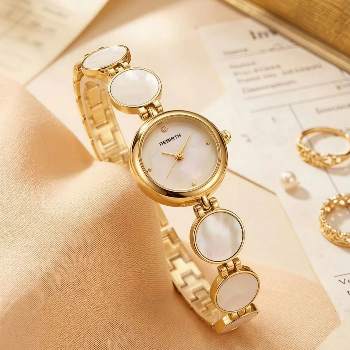 Luxe dameshorloge met een rond - Luxury Watch Diamond recensie en prijs