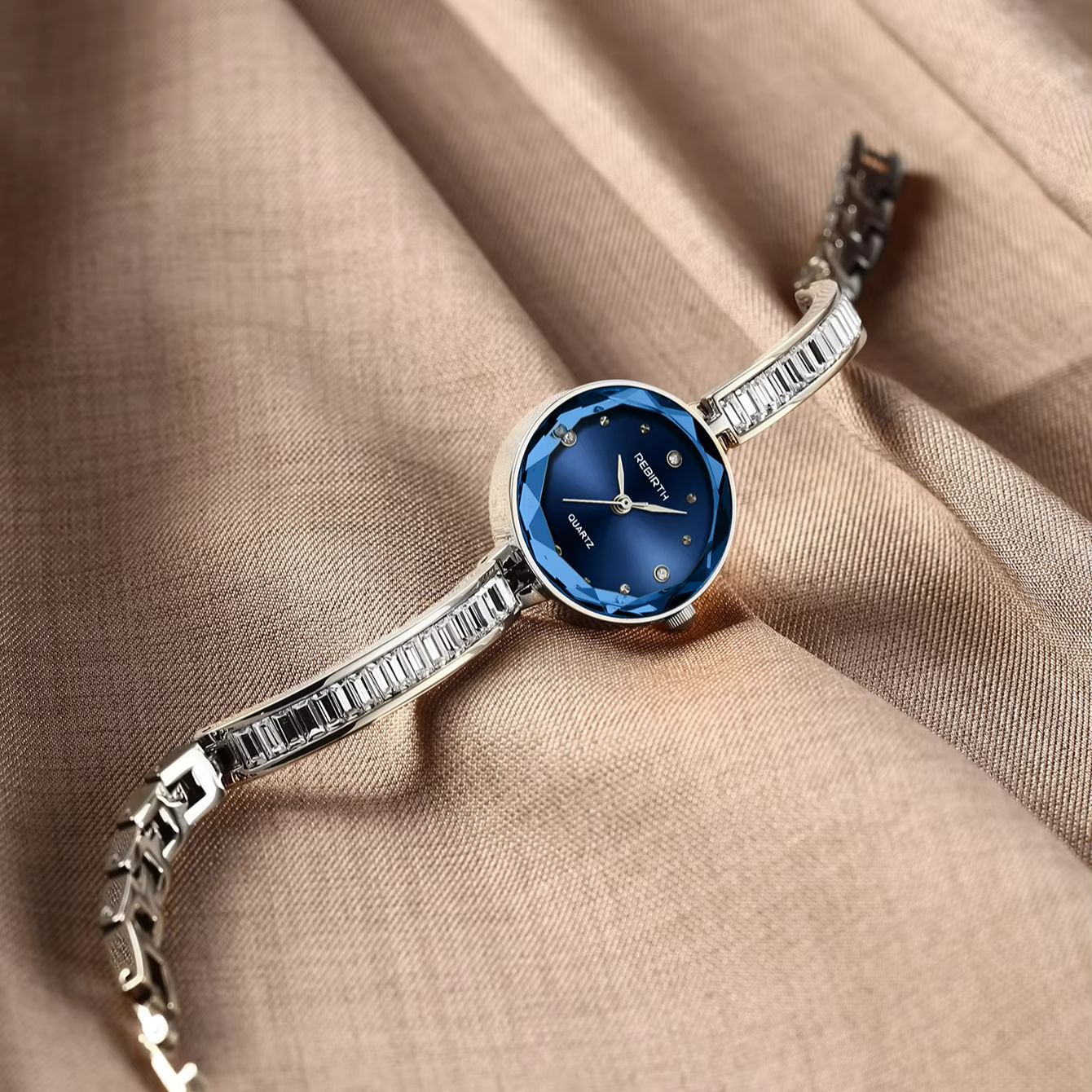 Licht Luxe Dameshorloge met Bl - Luxury Watch Straps recensie en prijs