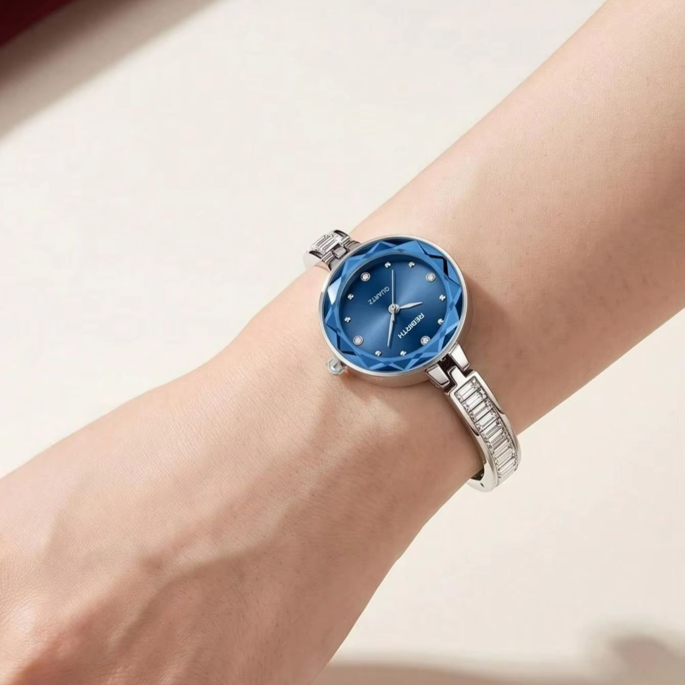 Licht Luxe Dameshorloge met Bl - Luxury Watch Straps recensie en prijs